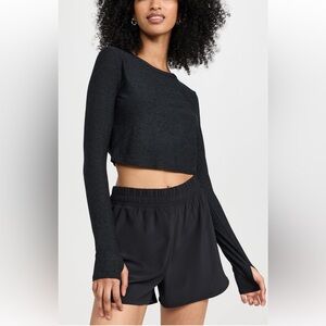 Beyond Yoga Featherweight Sunrise Cropped Pullover in Black